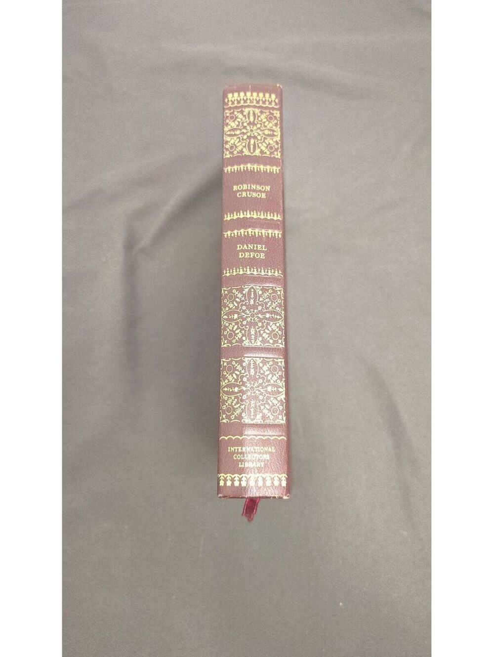 Robinson Crusoe Daniel Defoe International Collectors Library Vintage Hardcover